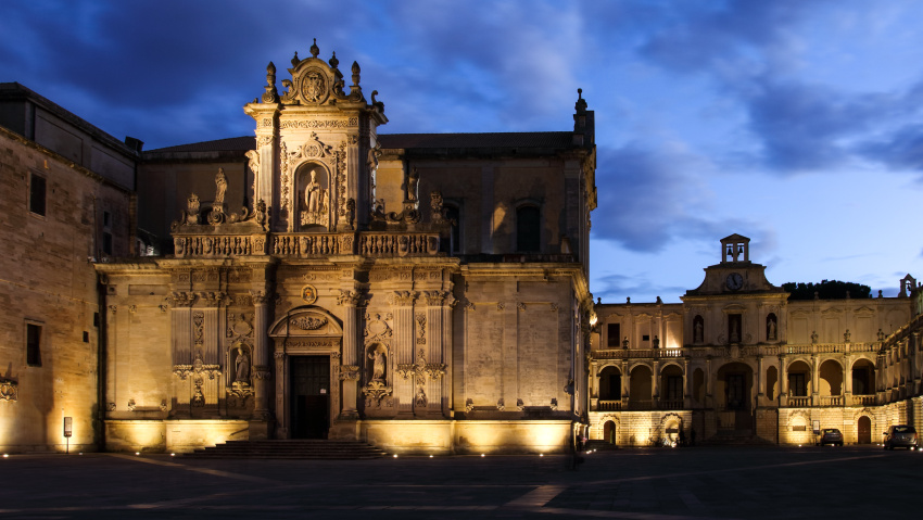 Piazza Duomo, Lecce, di sera.