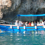 escursione in barca da castro alle grotte marine 2023