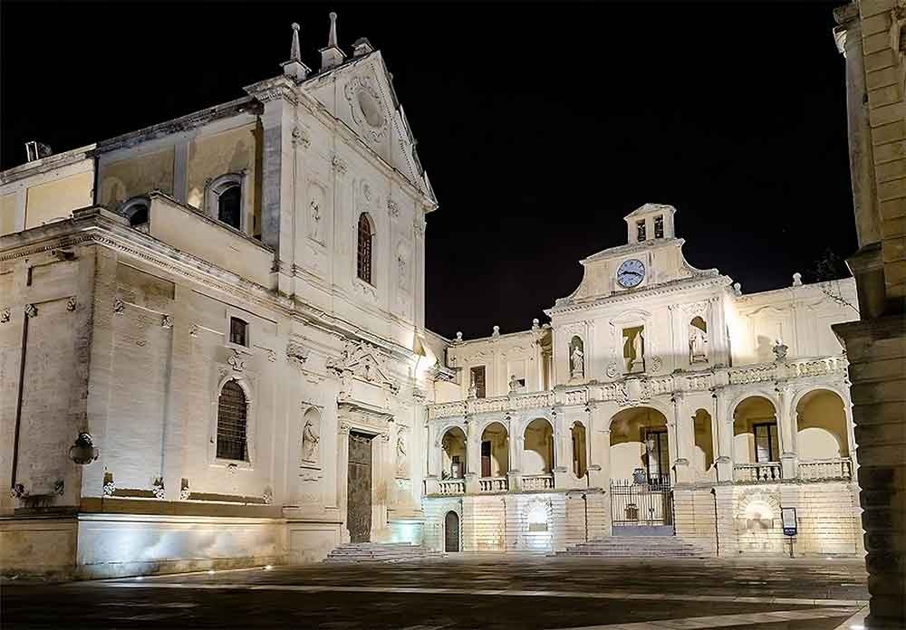 Il-Duomo-di-Lecce-di-notte